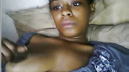Les messieurs convainquent la femme pour femme a lunette cochonne le groupe.