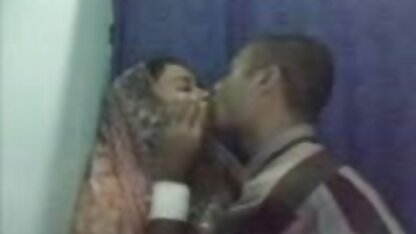Tchad Blanc vissage sa video cochonne gratuit femme sur le canapé.