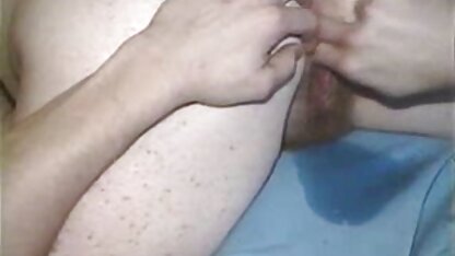 Faire l'amour video cochonne streaming avec son petit ami sur le canapé.