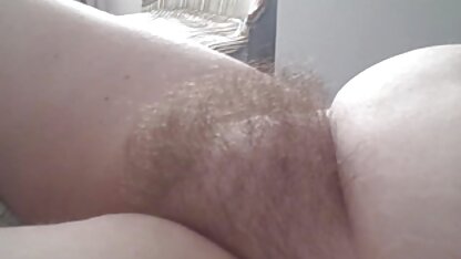 Masseur grosse cochonne video appel client dans la bouche et la chatte.