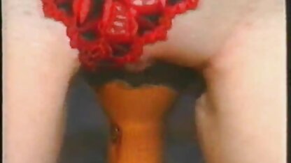 Mulâtres bouclés avec femme cochonne sexy une bite douce.