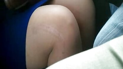 Un salope bien cochonne ami parle à une fille et la baise.