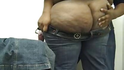 Doigter elle-même dans la cuisine. video cochonne amateur