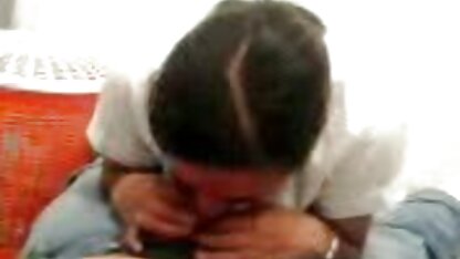 Enseignant ayant des relations sexuelles fille cochonne nue avec un étudiant dans la voiture.
