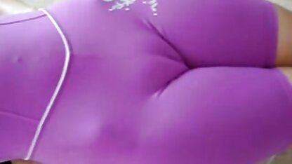 Fille nue dans salopes vidéos gratuites la salle de bain.