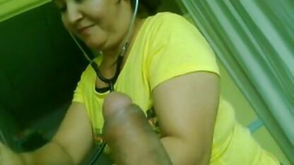 Vagin Lisa femme cochonne en collant Ann baise.