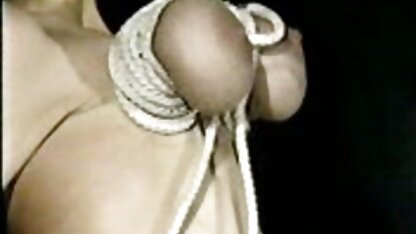 La video de cochonne mort de baise avec un démon sur le canapé.