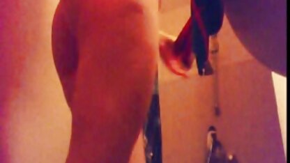 Offrez vieilles francaises cochonnes à une fille une banane et du sexe.