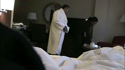Il baise dur video cochonne x dans l'huile.