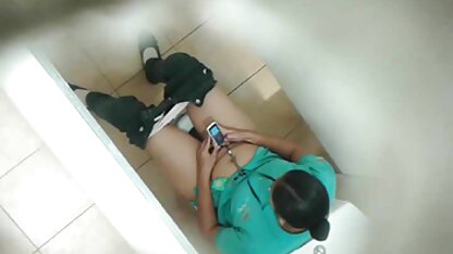 Lena Paul video cochonne lesbienne et sa petite amie baise à la salle de gym.