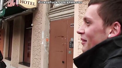 Brunette grosses salopes porn ayant des relations sexuelles pour la première fois.