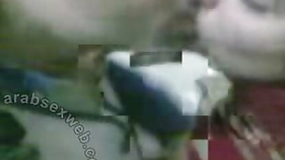 Sperme cochonne video dans la face.
