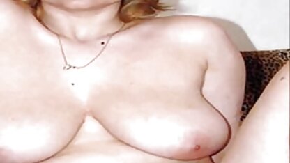 Leah baise son petit ami pornohub cochonne dans le lit.