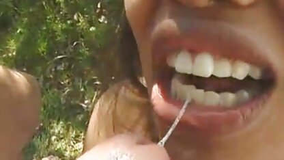 Ont une petite cochonne video relation avec le marié avec les voisins.