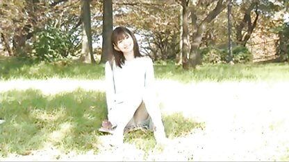 J'étends video gratuite de cochonne mes jambes devant le trou du cul.