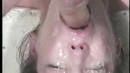 Sis suce laetitia la cochonne la bite de son demi-frère.