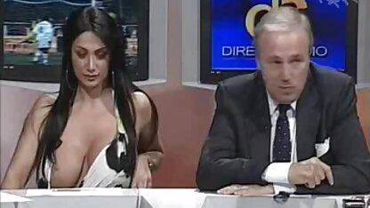Un entraîneur moustachu mature allemande cochonne baise le département.