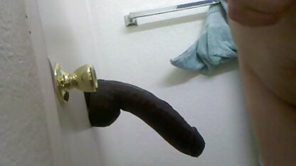 Fille baise elle-même avec une bouteille. vieilles tres salopes