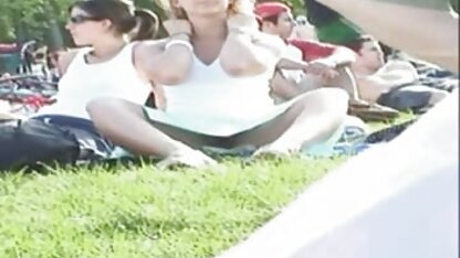 Joueur de Football ayant des relations sexuelles avec une fille. cochonne mariee