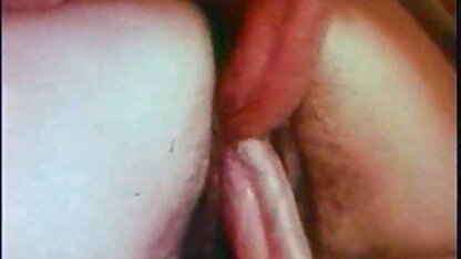 La beauté a grosses cochonnes françaises le sexe anal pour la première fois.