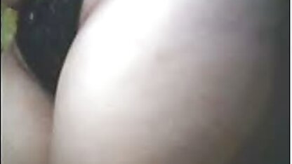 Frotter ses seins dans le pénis. video cochonne en francais