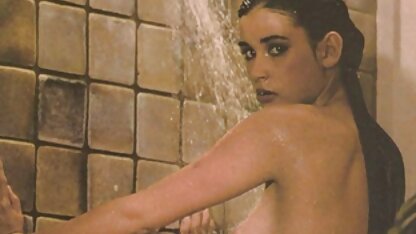 Il est entraîné et baisé. une fille cochonne