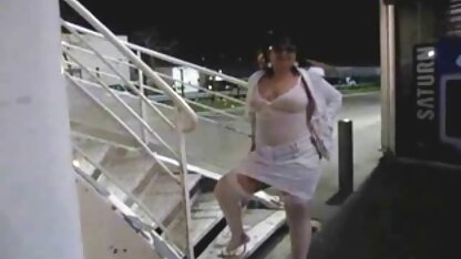 Maramoyka cochonne allemande donner une pipe à tout le monde.