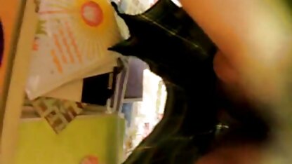 Fille ayant des relations sexuelles avec des hommes. cochonne en video