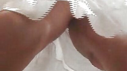 Femme russe doigts shmonka dans la mature cochonne tube nature.