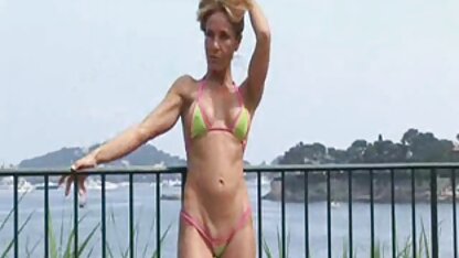 Tout à femme arabe cochonne coup baiser avec Emma.
