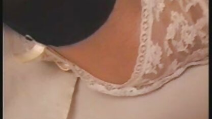Fille baise porn vieilles salopes chauve près de la piscine.