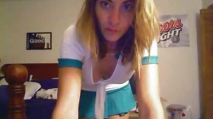 Russe blonde habilement sucer la bite. salopes en string