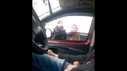Renifler le rocker autour de son cul. cochonnes de 60 ans